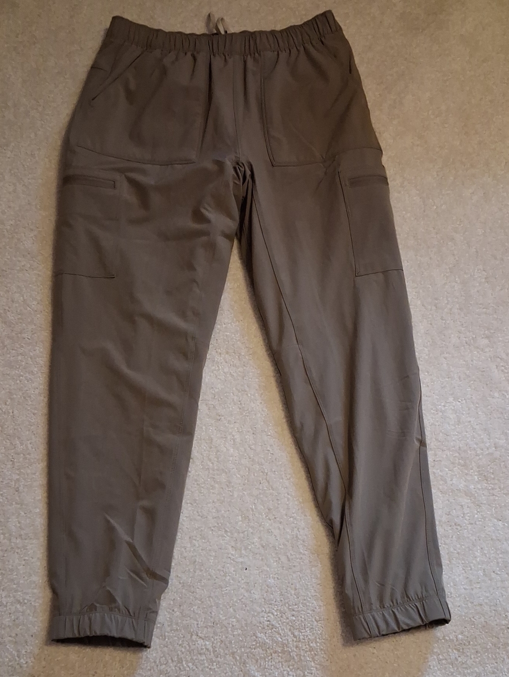 NWT Eddie Bauer Women's Beige  Cargo Jogger Pants. Flexion Fleece Lined 2.0 (8)